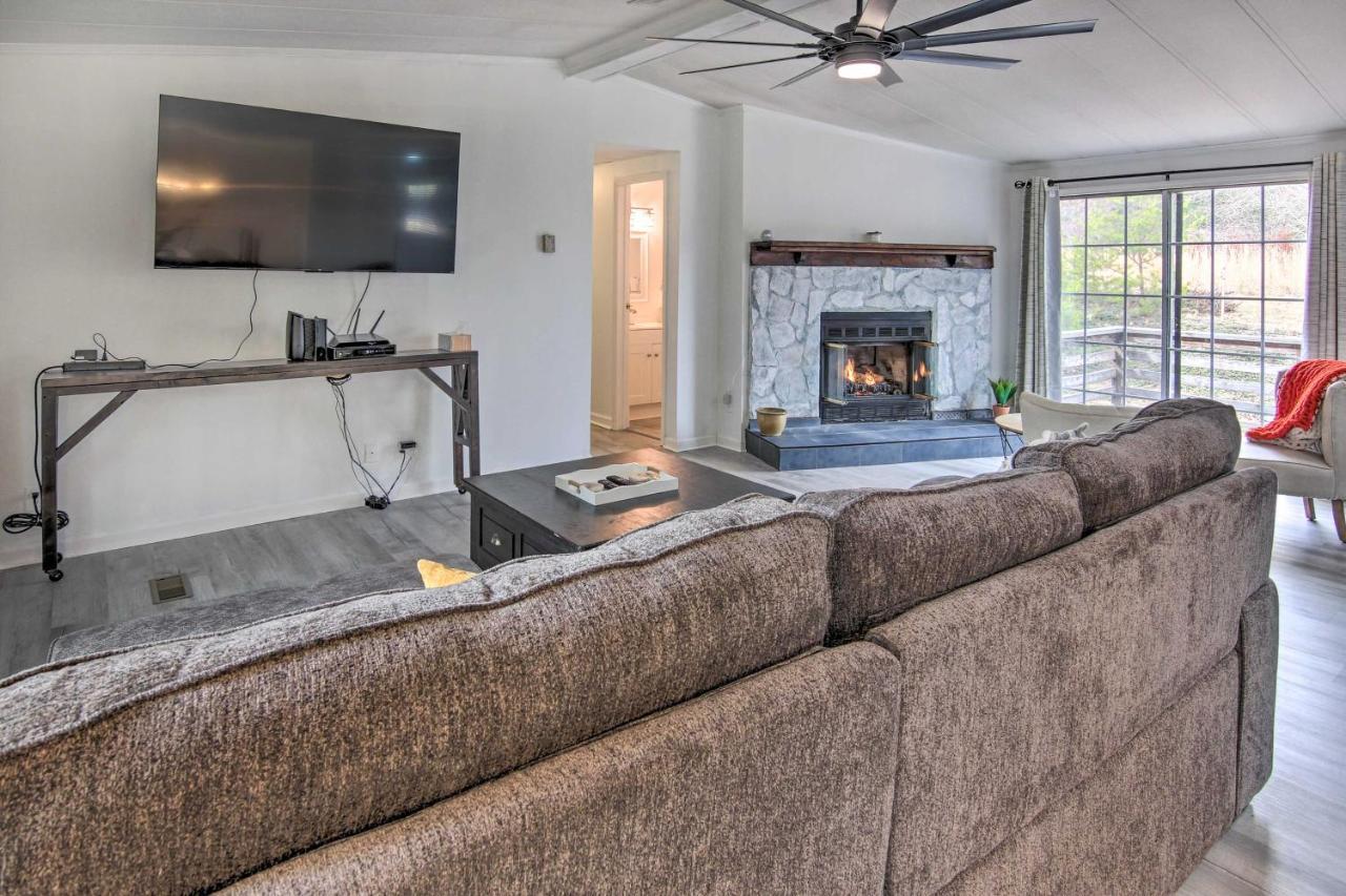Cozy Asheville Cottage With Grill And Fire Pit! 외부 사진